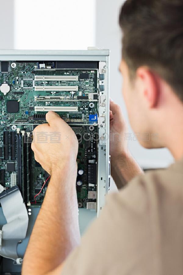 計(jì)算機(jī)工程師如何安全高效地維修運(yùn)行中的計(jì)算機(jī)